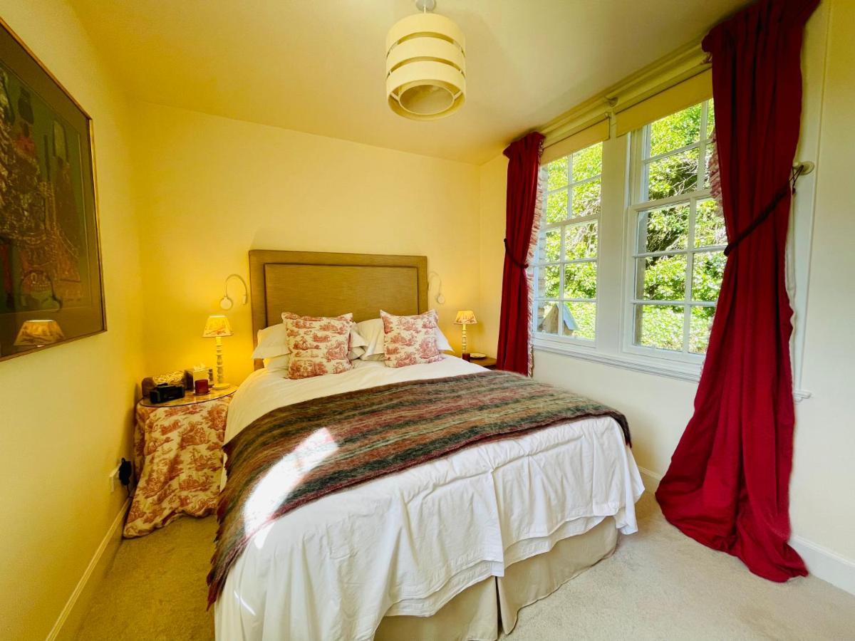 Carnell Country Estate & Holiday Cottages In Ayrshire Hurlford Exterior foto
